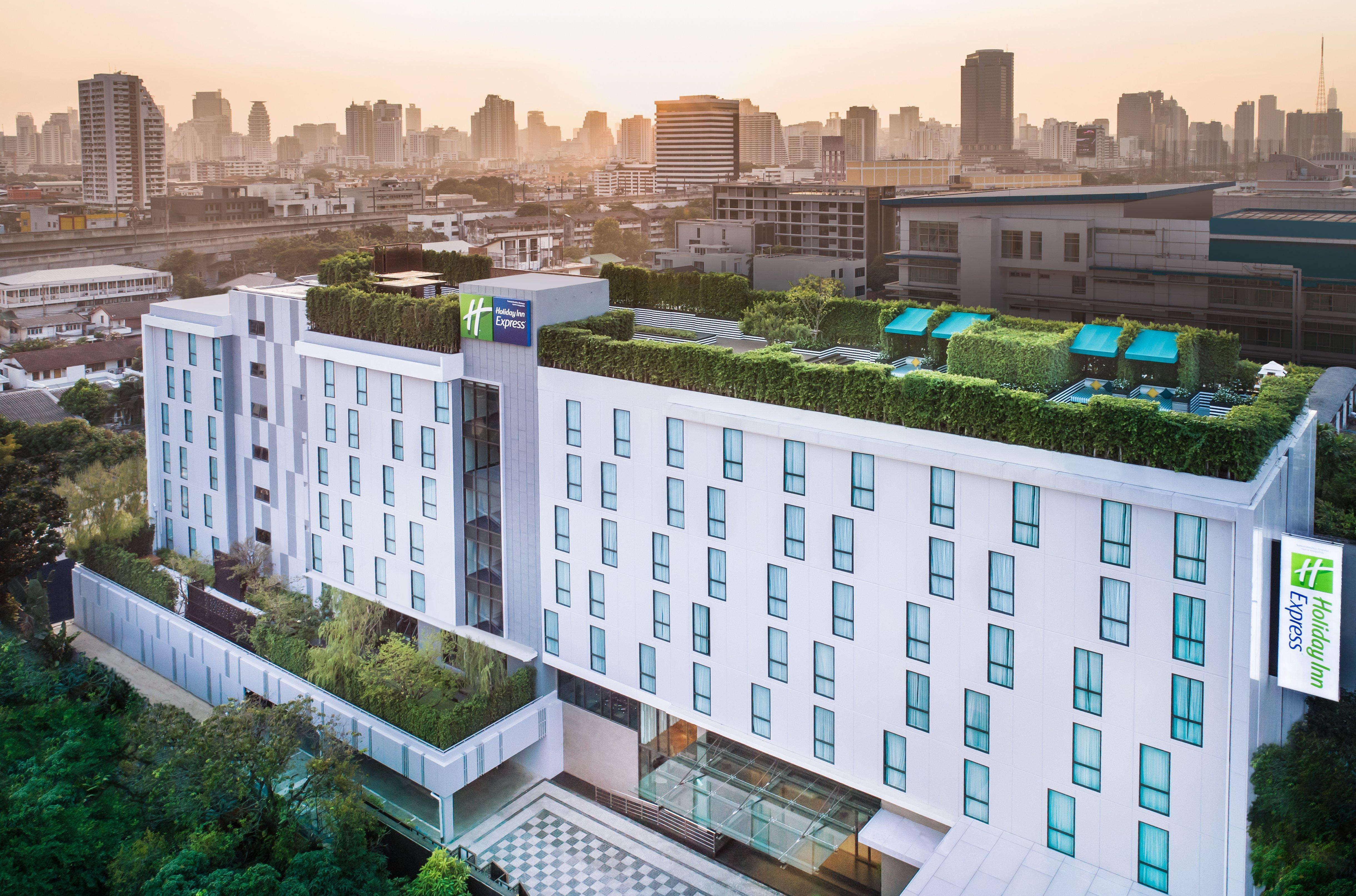 Holiday Inn Express Bangkok Soi Soonvijai By Ihg Ngoại thất bức ảnh