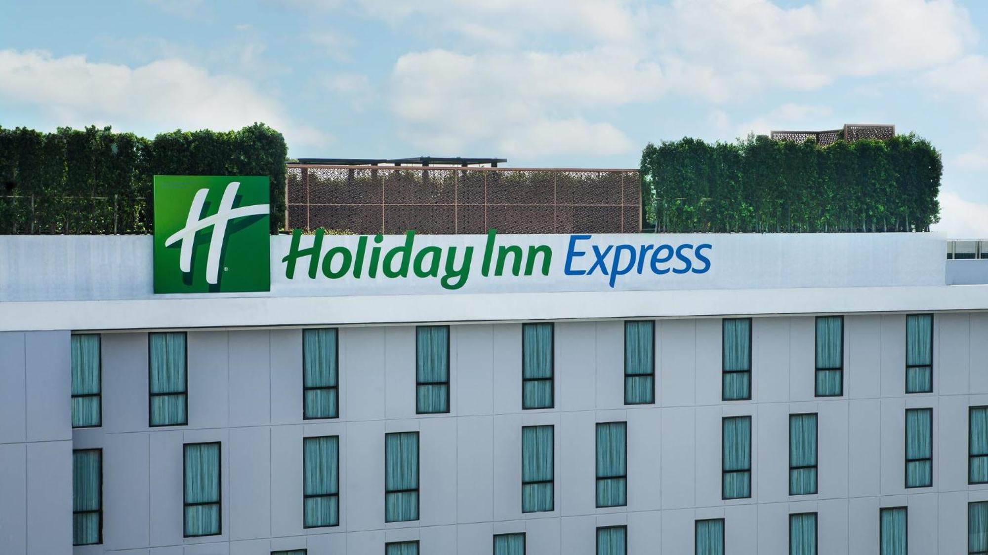 Holiday Inn Express Bangkok Soi Soonvijai By Ihg Ngoại thất bức ảnh